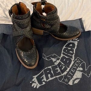 COPY - Freebird by Steven Saphire booties